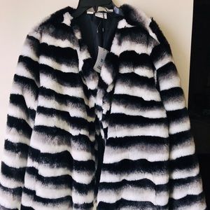 Faux Fur Black & White oversized coat!